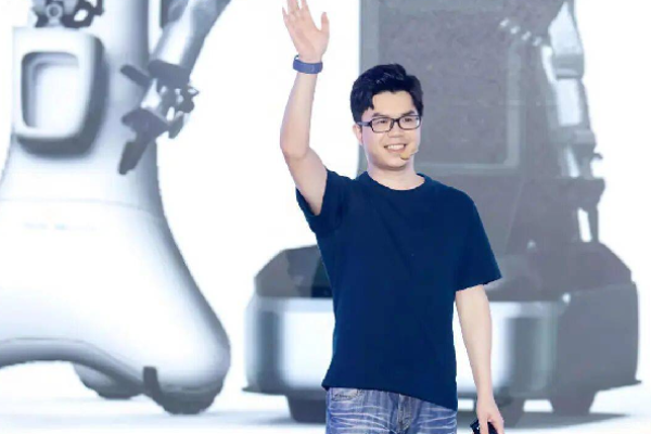 【天下成电人】彭志辉校友：人形智能赛道上的成电追光者